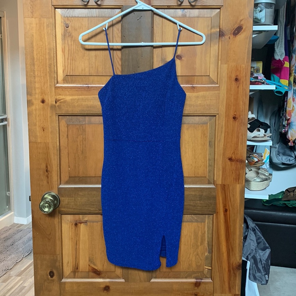 Lulu’s Navy Blue sparkly dress 🦋